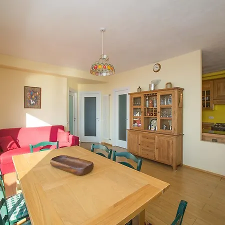 Apartment Edoardo Faggeto Lario